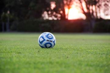 热闻|从0-1到4-0！利物浦成功翻盘晋级，英超两队杀入欧冠8强｜mk体育官方网站（配图示意）