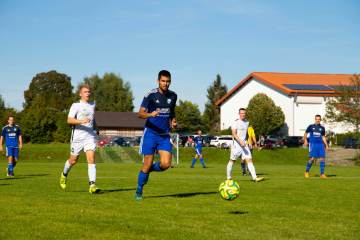 齐丹的任意球脚法很早就固定了，这时 21 岁，卡恩 24 岁，第二年去拜仁了｜mk体育（配图示…